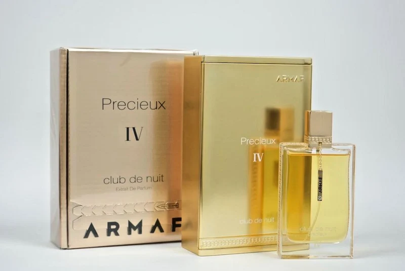 Club de Nuit precieux IV