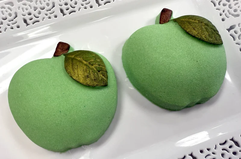 Poppy & Thyme - Big Green Apple Bath Bomb