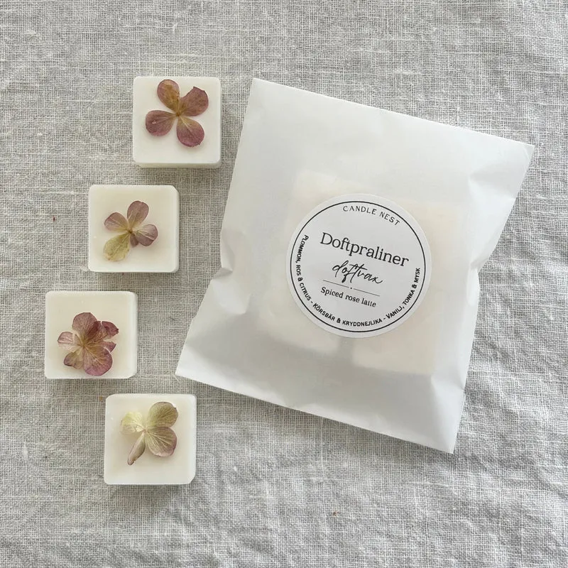 Doftvax – ros, plommon & vanilj för aromalampa – Spiced Rose Latte (4 Doftpraliner™)