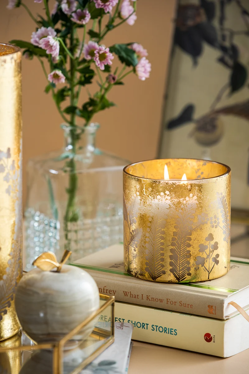 Gilded Fleurette Jar Candle · Gold