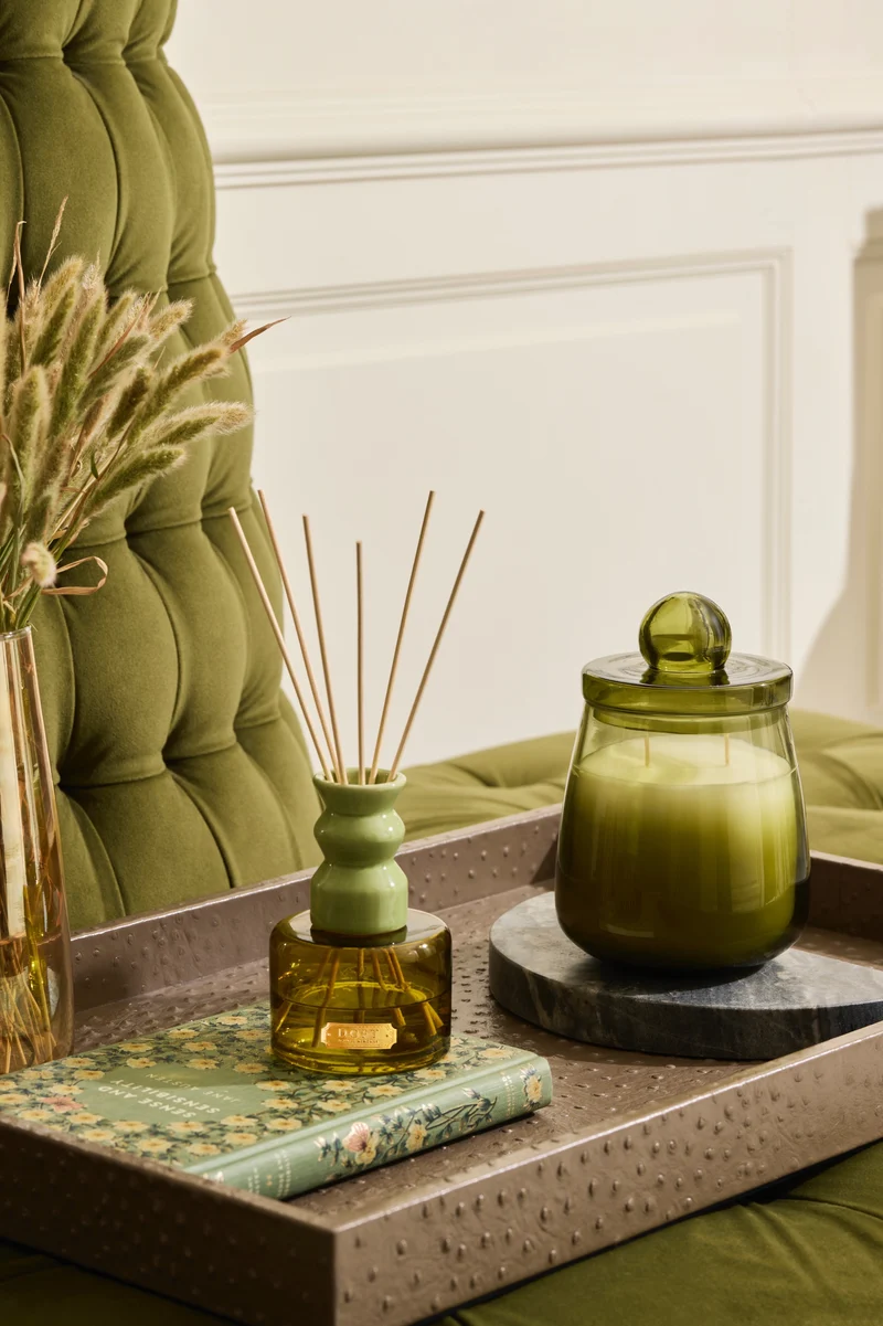 Cosmic Lid Jar Candle (M) & Diffuser · Olive
